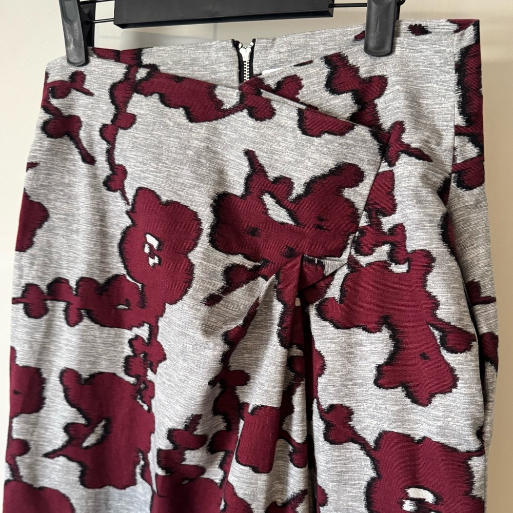Zara Studio Limited Edition Grey Burgundy Floral Midi Skirt M High Waist Pleated - Picture 3 of 12